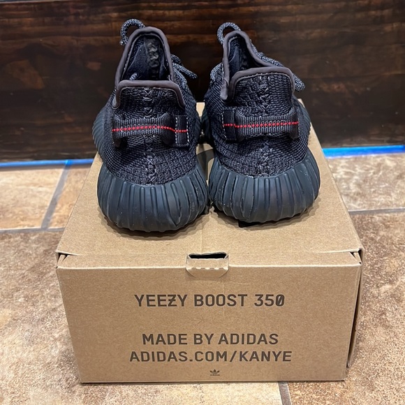 Yeezy 350 v2 - Picture 4 of 7